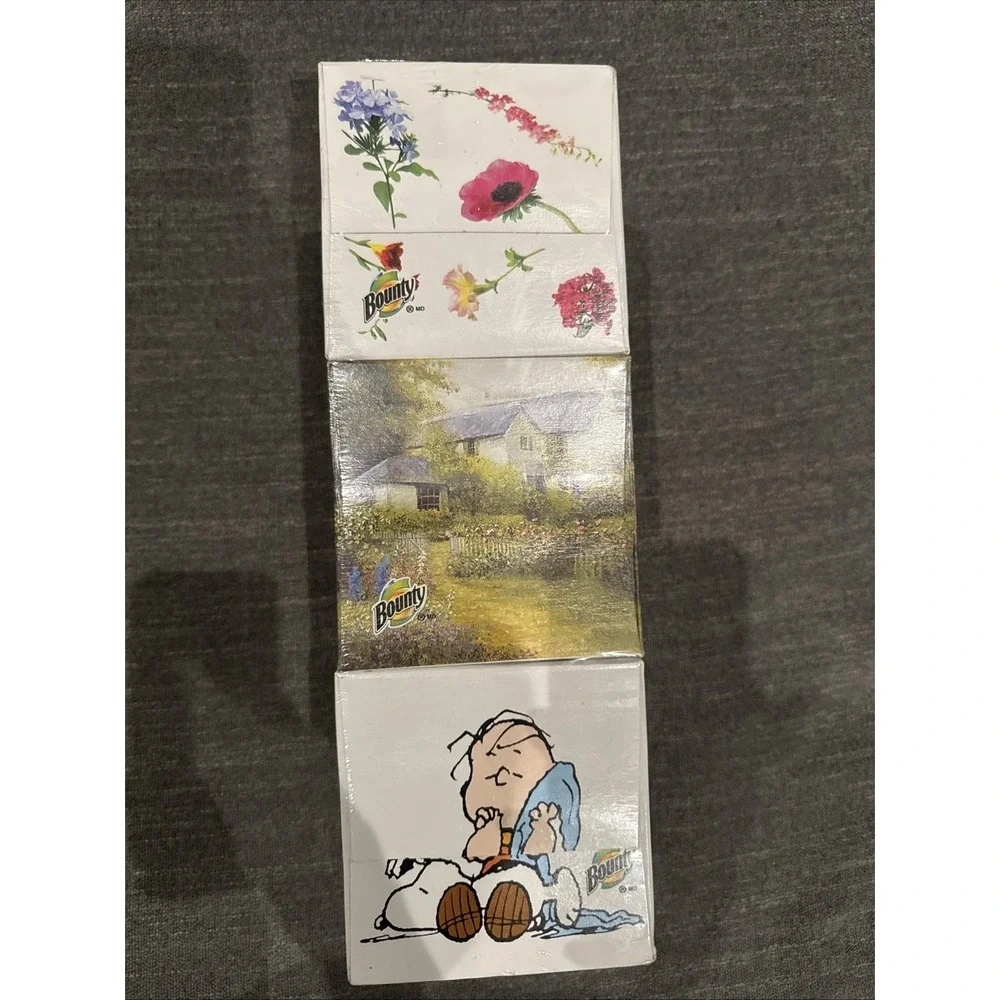 Vintage Bounty Paper Towels Peanuts Charlie Brown‎ Snoopy 1 Box Two-Ply Sheets